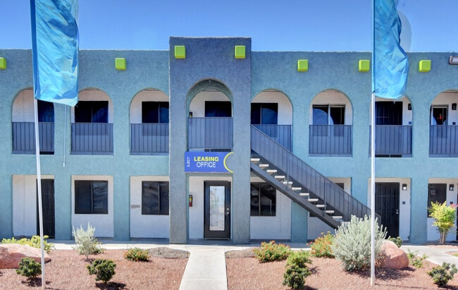 Building Photo - Luna Apartments