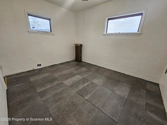 Building Photo - 423 E Lackawanna Ave