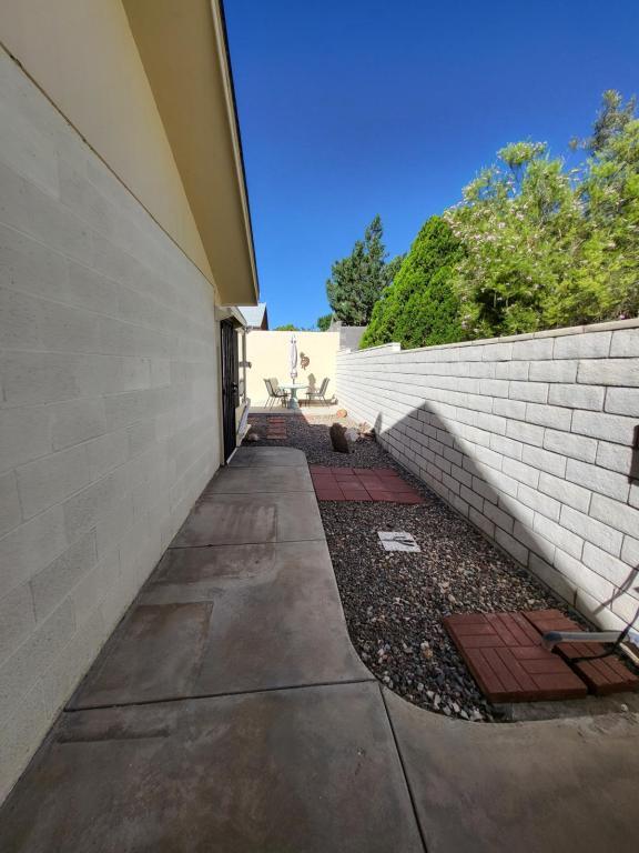 Building Photo - 4043 Canyon Hills Rd