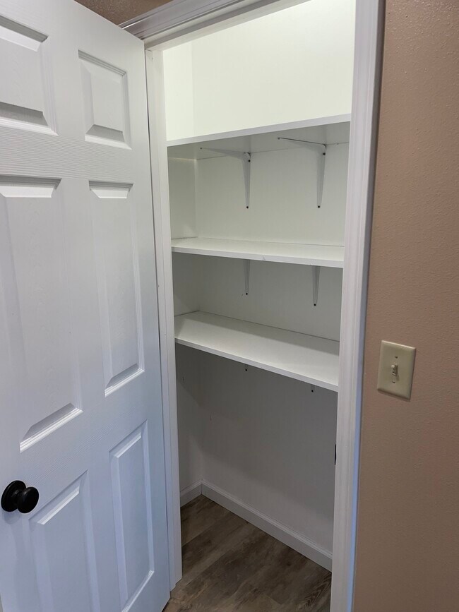 Building Photo - 1206 Bardsley Rd