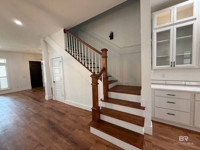 Building Photo - 10391 Emmanuel St