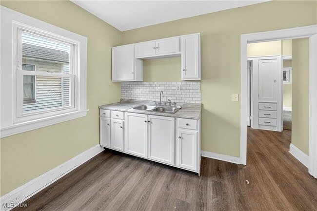 Building Photo - 4200 Cullen Dr