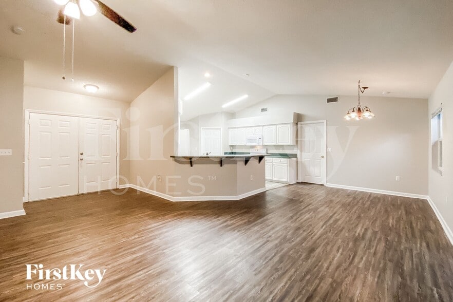 Building Photo - 6351 Hampton Pointe Cir