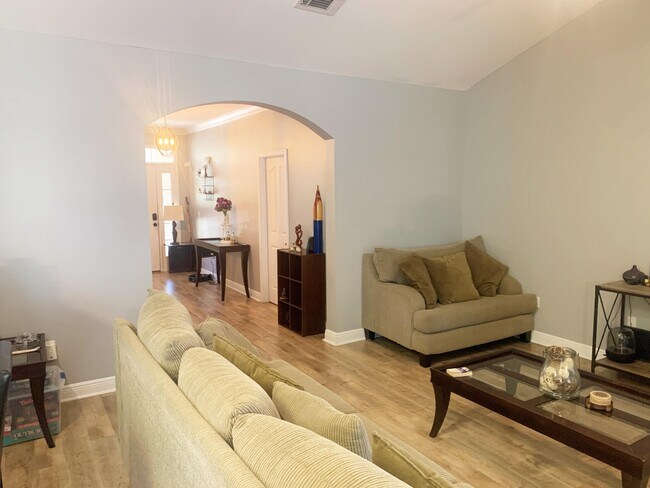 Building Photo - 319 Scotch Pine Ln