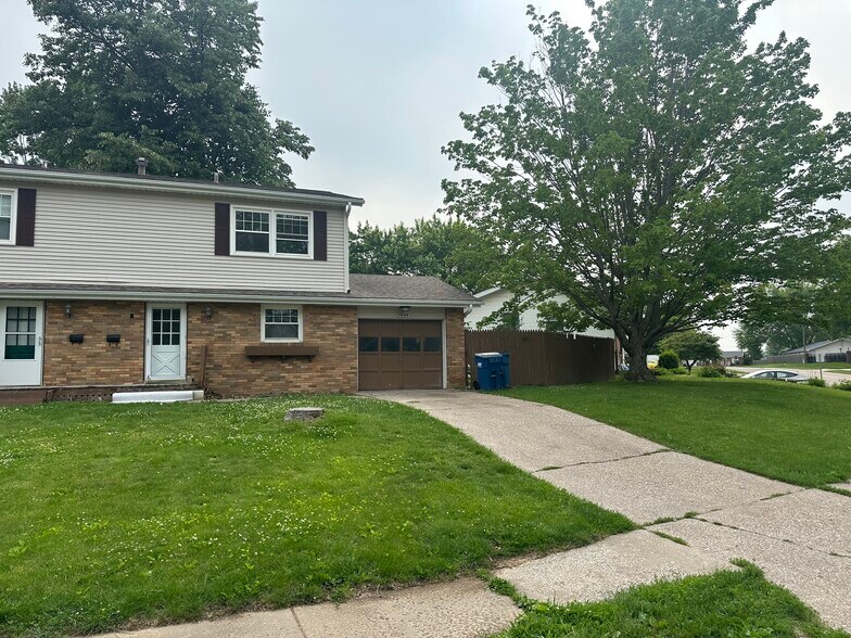 Primary Photo - 1424 18th Ave