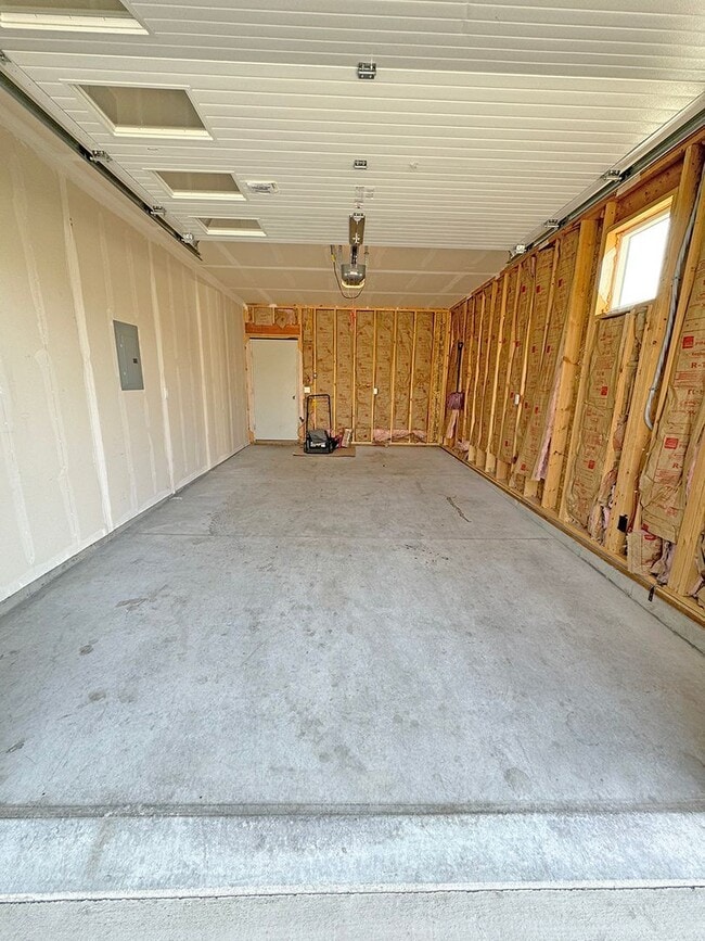 Building Photo - Charming Three Bedroom Home with Large Fenced Yard