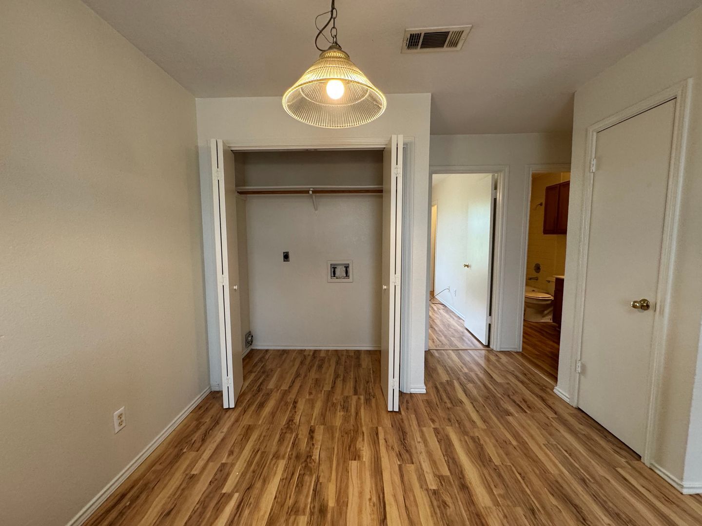 Building Photo - 1701 Benttree Dr