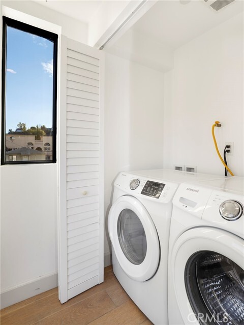 Building Photo - 2400 Glendale Ct