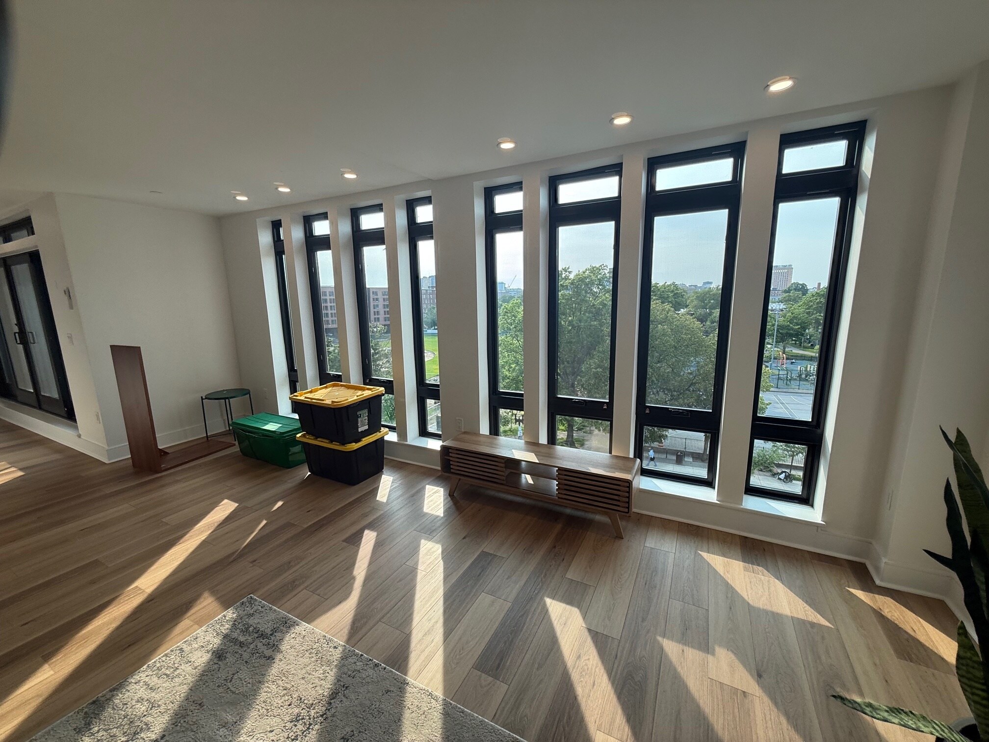 Building Photo - 1948 Washington St