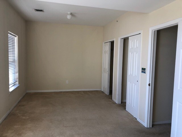 Building Photo - 112 Beach Way