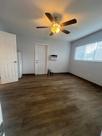 Building Photo - 1421 SE 2nd St