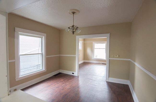 Primary Photo - 1461 W 107th St