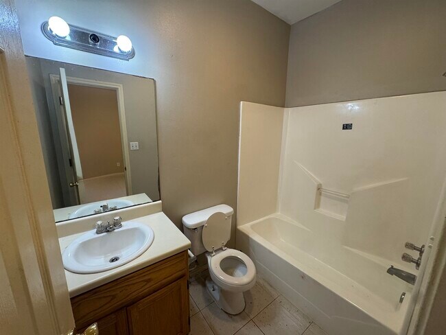 Building Photo - 4502 Llano Rd