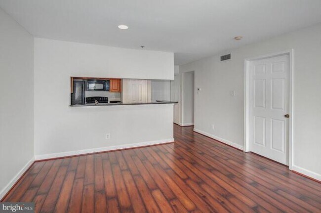 Building Photo - 3307 Wyndham Cir