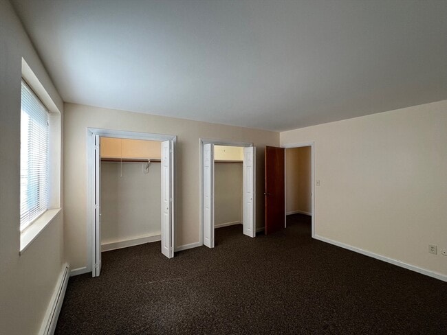 Building Photo - 33 Paul St