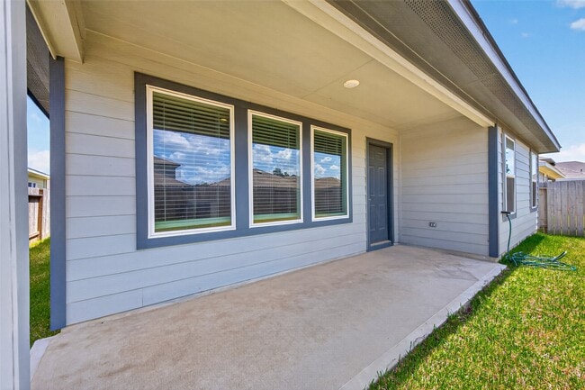 Building Photo - 14556 Lily Plns Dr