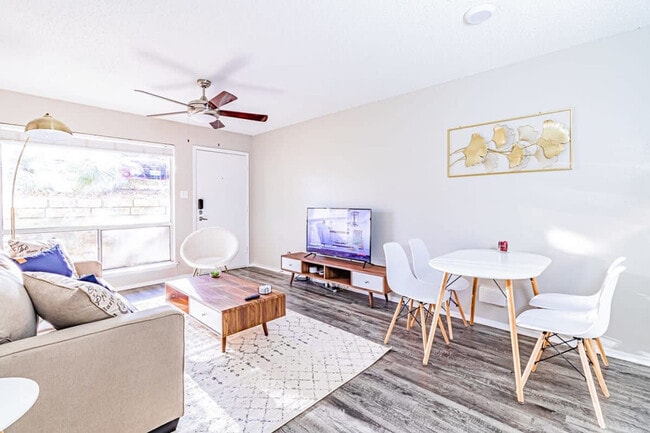 Building Photo - 3501 S 1st St