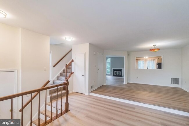 Building Photo - 3883 Zelkova Ct