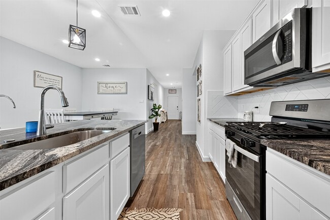 Building Photo - 8730 Shumard Oak Dr