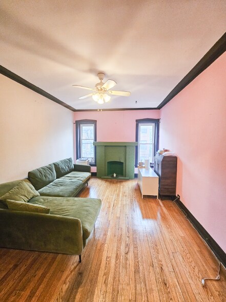 Building Photo - 6540 N Lakewood Ave