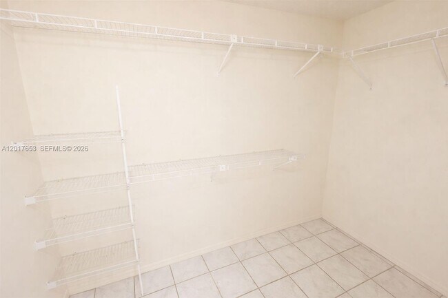 Building Photo - 464 NE 210th Cir Terrace