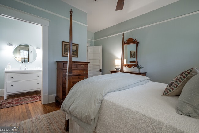 Building Photo - 290 Milledge Cir