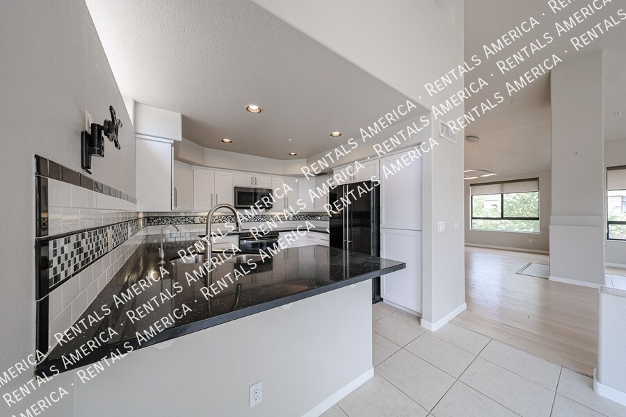 Building Photo - 7400 E Gainey Club Dr