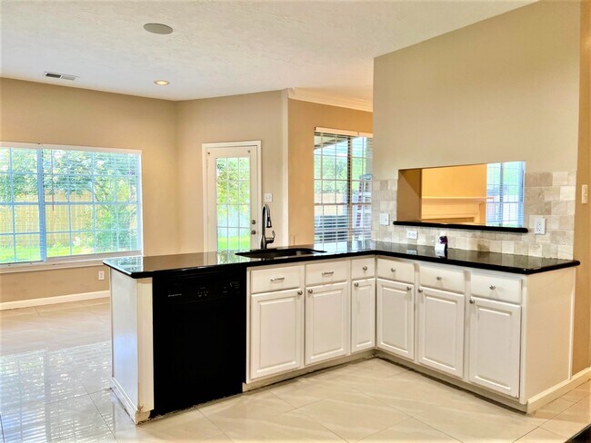 Building Photo - 1802 Hickory Hill Ct