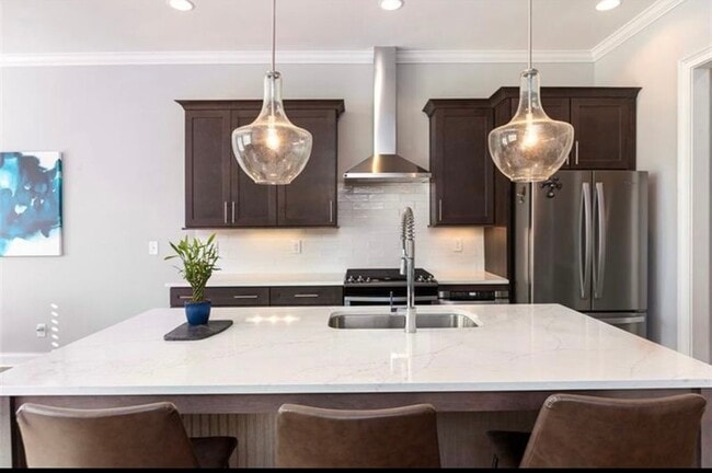 Building Photo - 3458 Fenton Dr