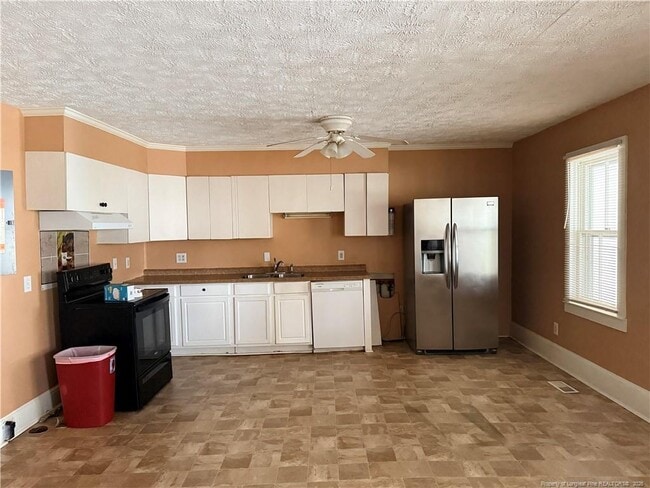 Building Photo - 300 Highland Ave