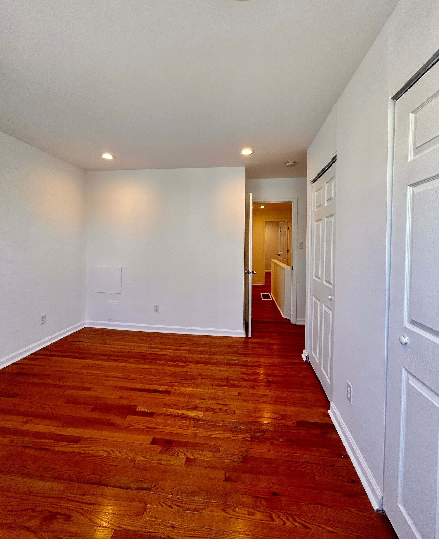 Building Photo - 2233 Bonaffon St