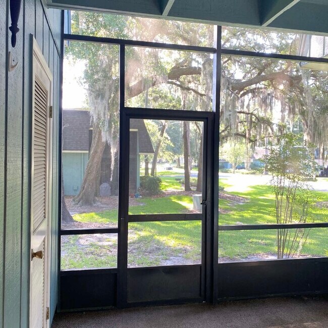 Building Photo - 501 SW 75th St