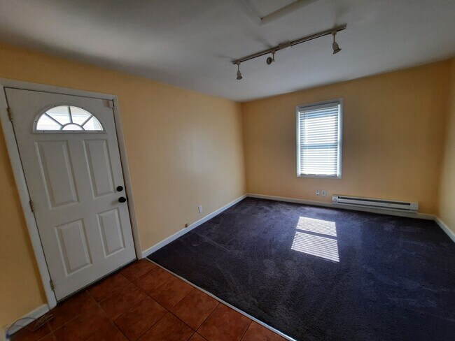Building Photo - 3Br/2Bath House in Evanston $3,600/m