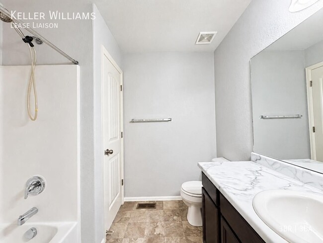 Building Photo - 7689 Grand Fir Point
