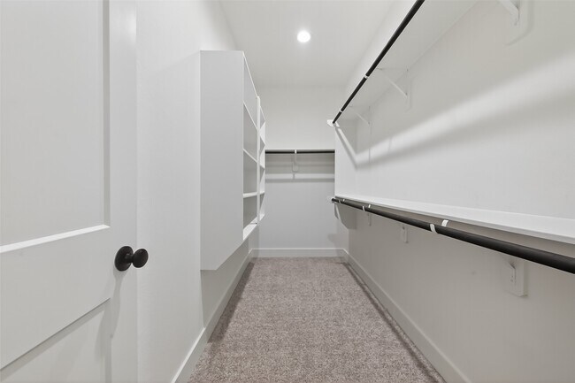 Building Photo - 2210 Cherry Brg Ln