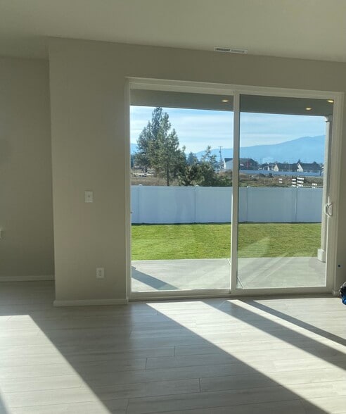 Building Photo - 2896 N Barton Loop