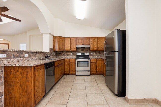 kitchen - 2365 Saturn Cir