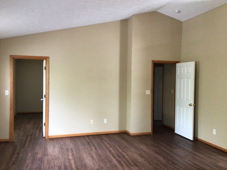 Building Photo - 55 Saddle Creek Ln