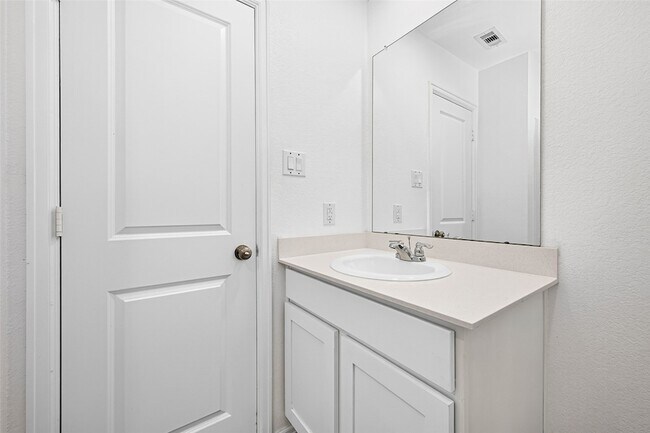 Building Photo - 27022 Breakaway Ln