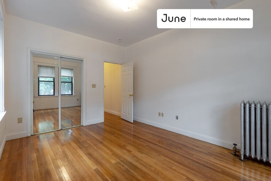 Building Photo - Room in Shared 4 bed/2 bath home