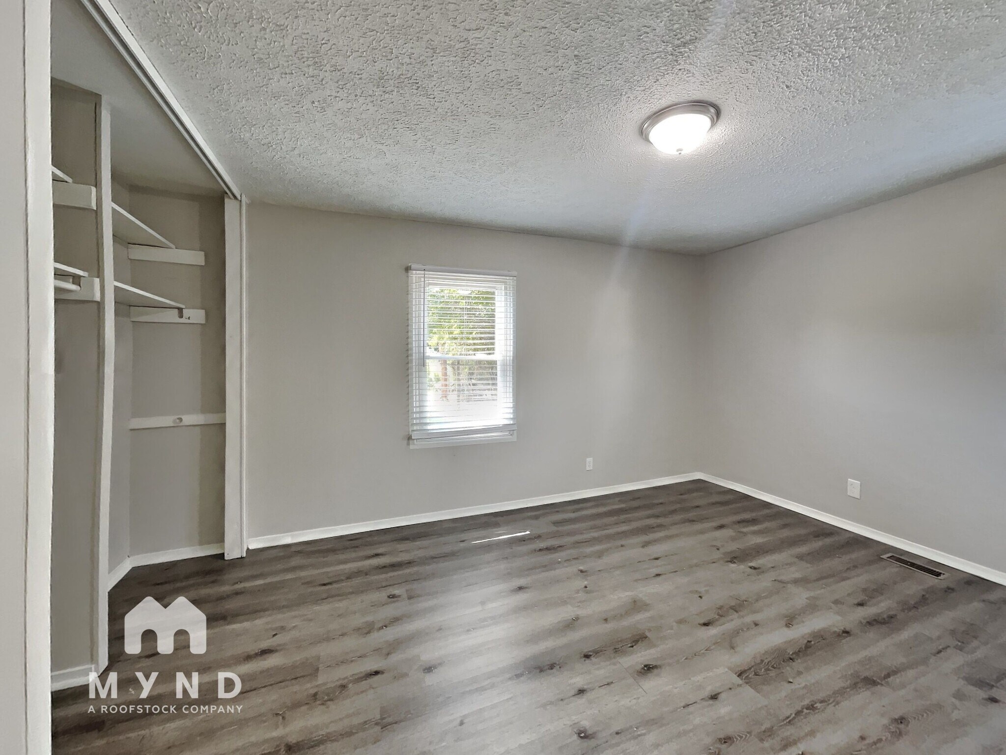 Building Photo - 6649 Meadowlark Dr