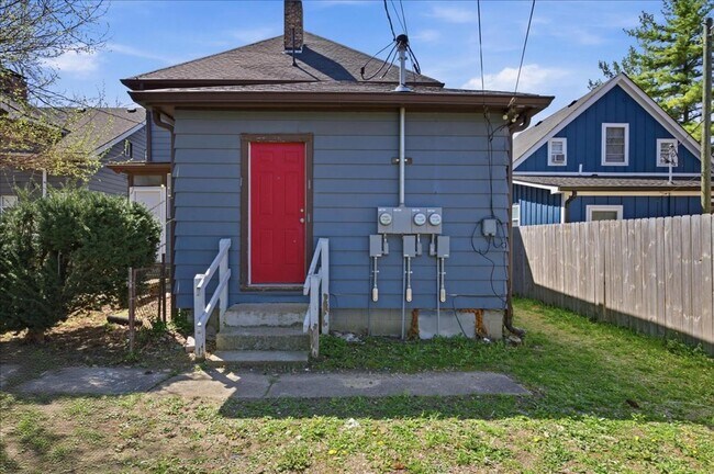 Building Photo - 4114 E Washington St