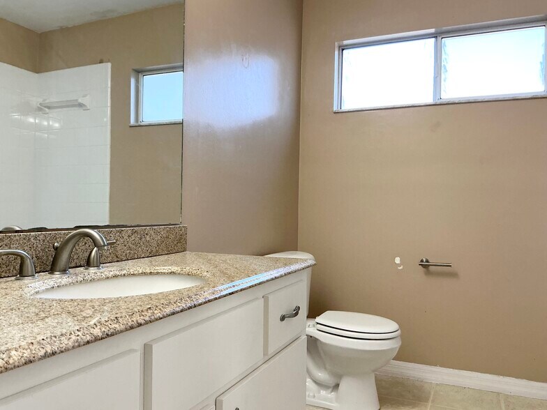 Building Photo - 8707 NW 10th Pl