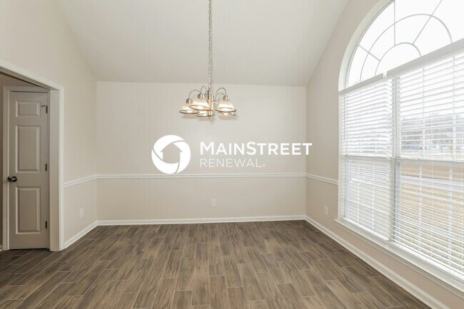 Building Photo - 3 Bedroom Pet-Friendly Home in JONESBORO, GA with Main Street Renewal