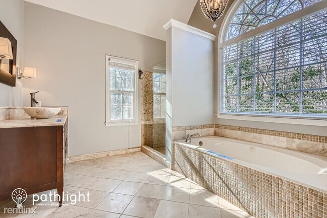 Building Photo - 4 br, 3 bath House - 5390 Overbend Trl UNIT