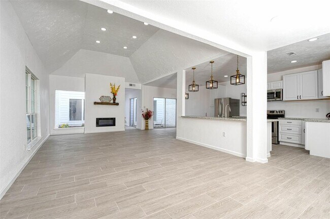 Building Photo - 86 Artesian Way