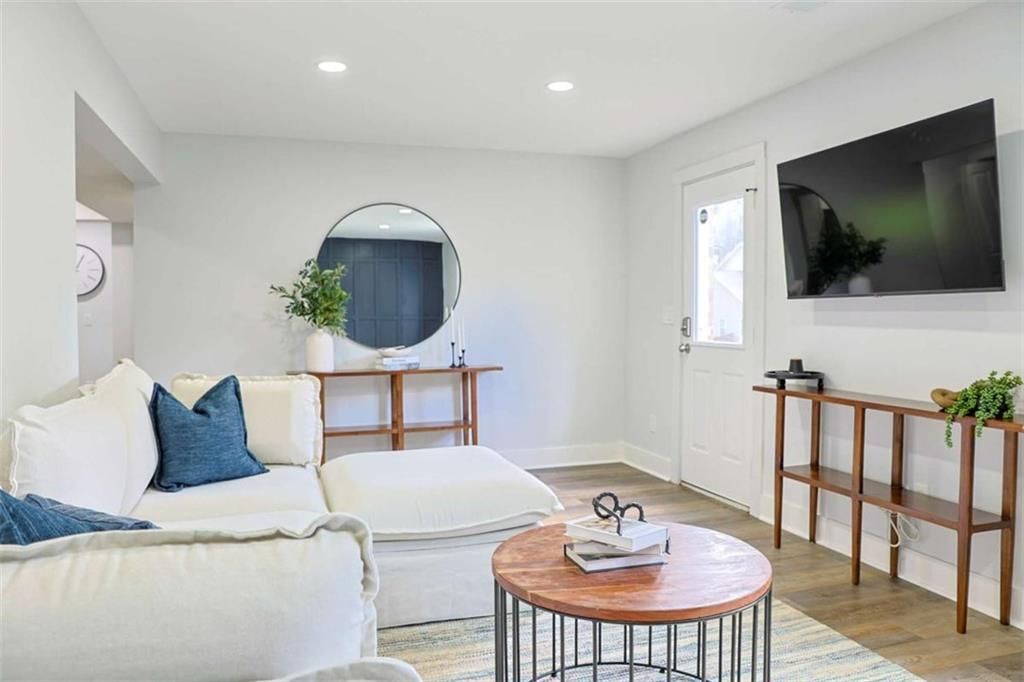 Building Photo - 2184 Skye Isles Pass SE