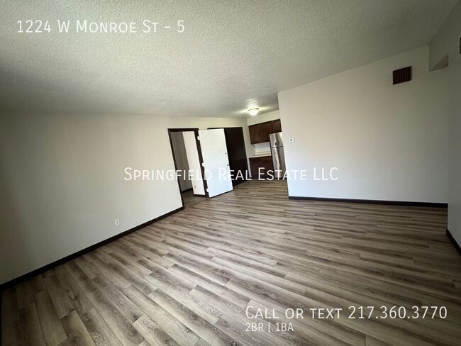 Building Photo - Sparkling 2 Bed 1 Bath Gem with Modern Upg...