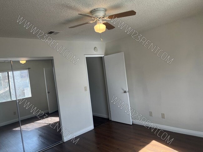 Building Photo - 2BD/1.5BTH TOWNHOUSE WEST LANCASTER