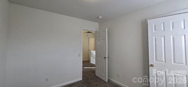 Building Photo - 5320 Peach Pl Ln